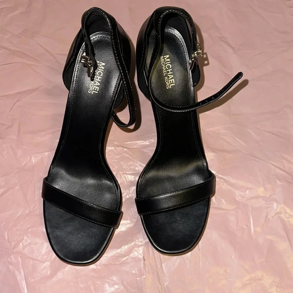 Michael Kors Strappy Sandal - Size 9 - Picture 5 of 5